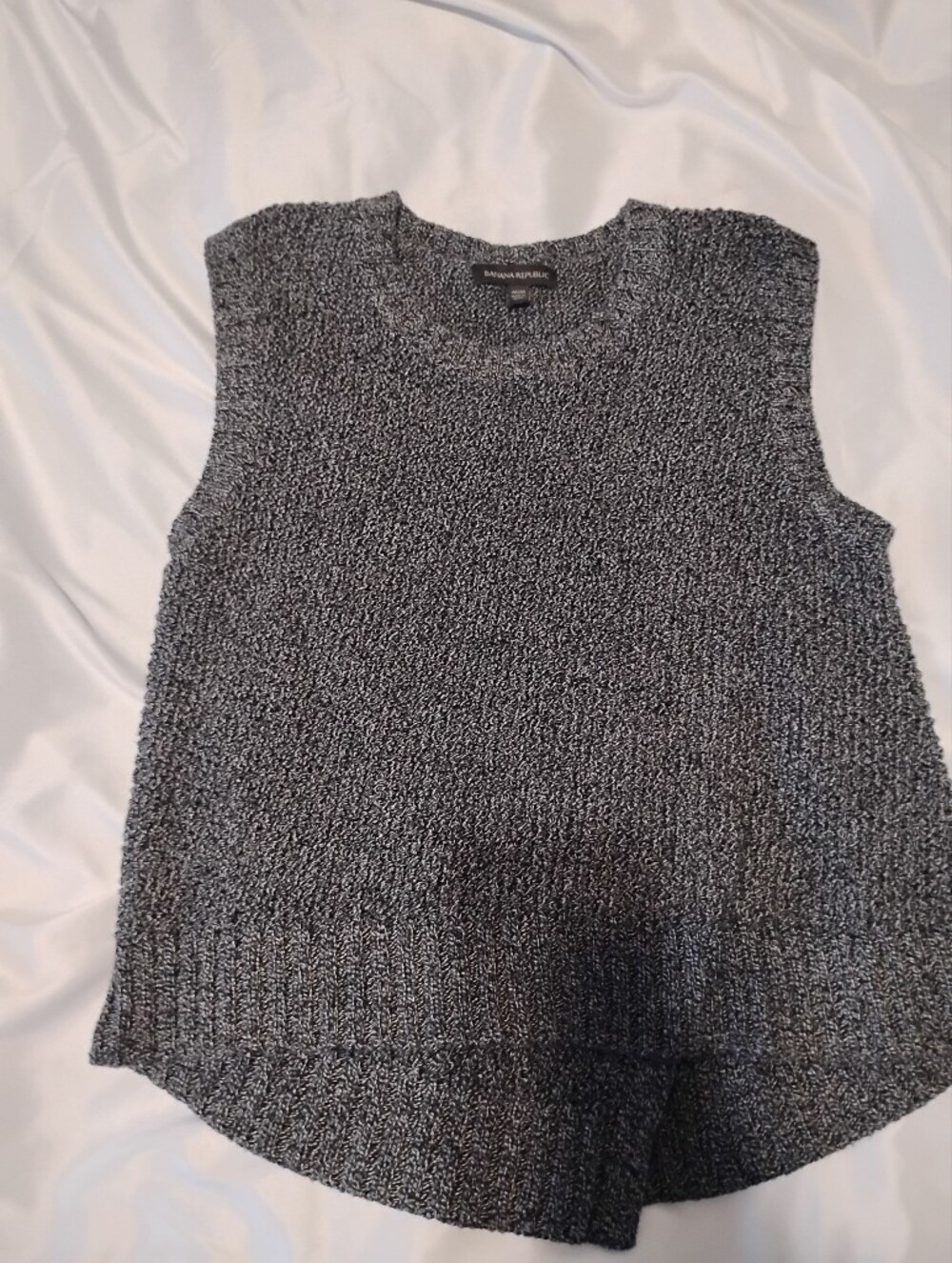 Banana Republic Women's Crewneck Vest in Marled Charcoal